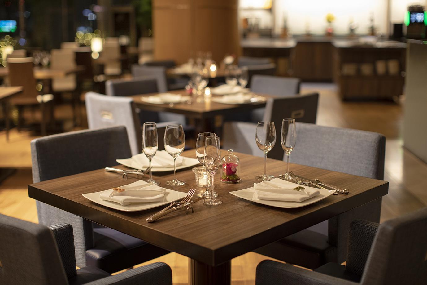 Marunouchi Hotel Tokyo Eksteriør billede A table set for fine dining