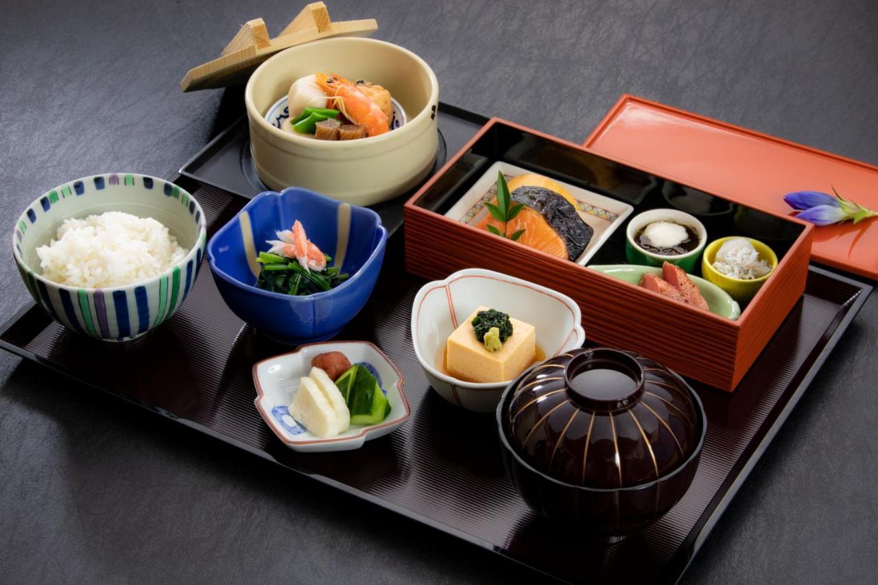 Marunouchi Hotel Tokyo Eksteriør billede A Japanese meal